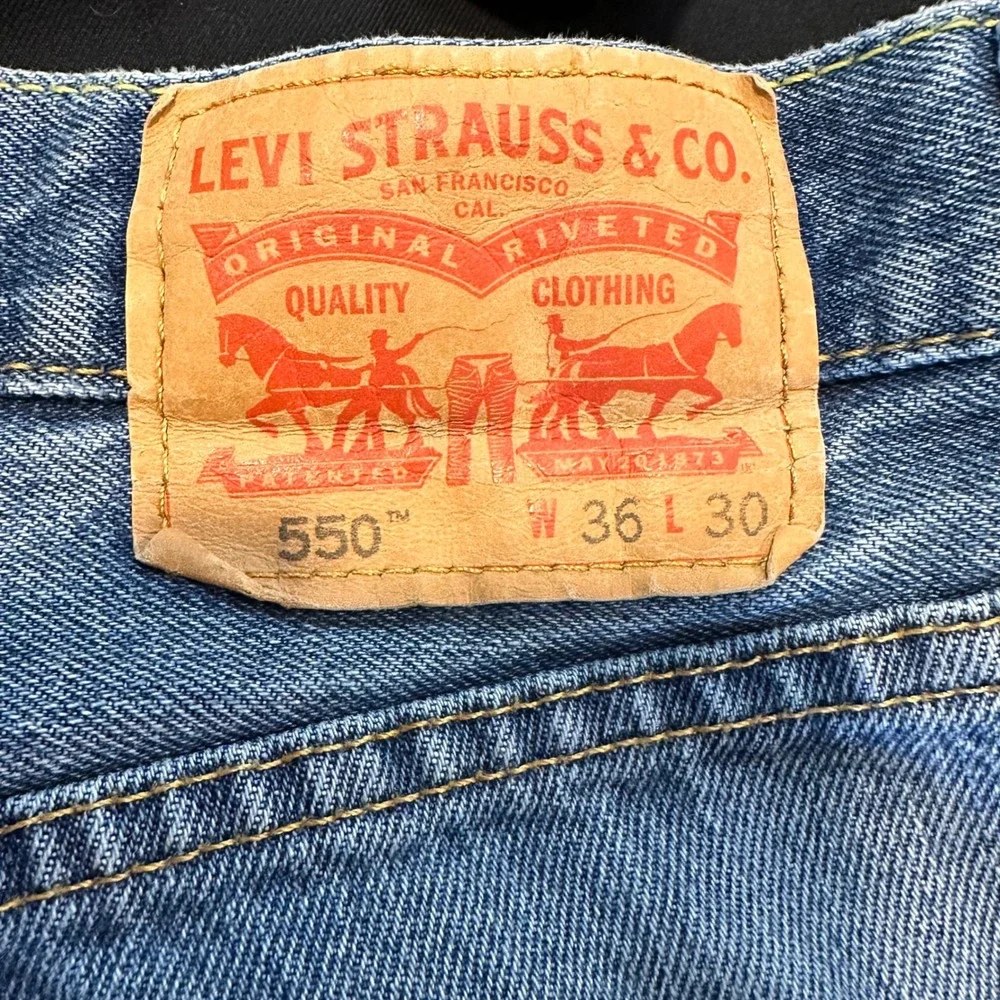 Levi's 550 Relaxed Fit‎ Jeans Mens 36x30 Blue Medium Wash Tapered Leg Denim